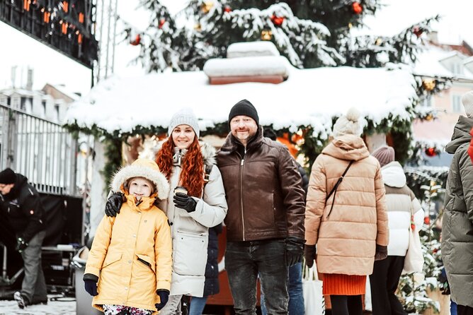 1H Private Photoshoot in Old Town of Riga - Vecriga streets: your Christmas walk becomes a photo story