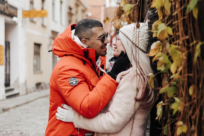 1H Private Photoshoot in Old Town of Riga - What Elza does to keep the shoot fun and natural