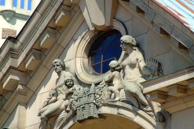2 Hours Walking Tour in Legends and Secret of Riga's Old Town - Old Town map reading: from medieval roosters to the city’s trade spine