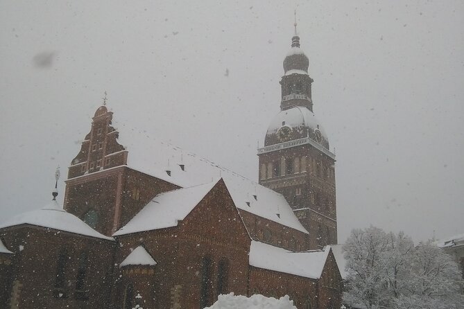2 Hours Walking Tour in Legends and Secret of Riga's Old Town - Dome Square and Riga Cathedral: count roosters and listen for the organ story