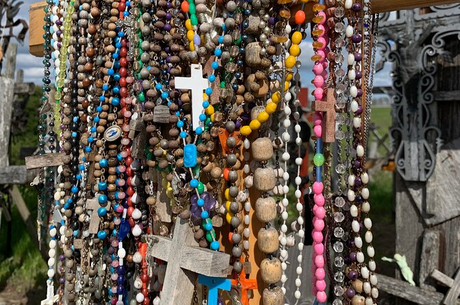 5,5 Hour Small Group Tour to Hill of Crosses from Riga - Guide impact: why this tour keeps getting 4.9 ratings