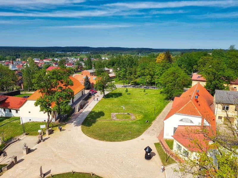 Cēsis, Līgatne & Sigulda Tour: Must-see Highlights - Meet-up and the drive out of Riga