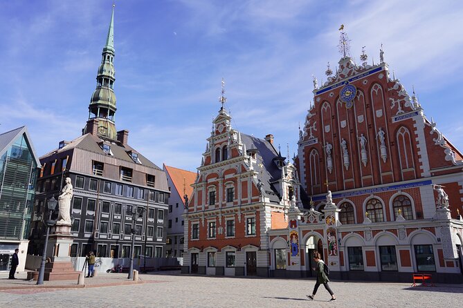 Discover Riga Bike Tour - First Stop: Riga Town Hall Square as Your Orientation Point