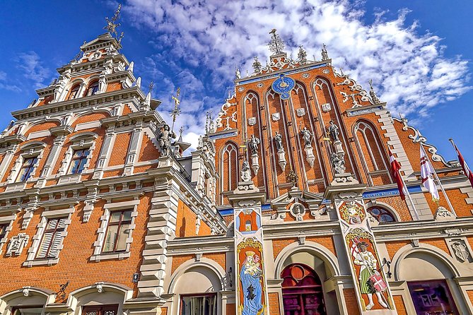 Discover Riga’s most Photogenic Spots with a Local - Kickoff at Roland’s Statue, then plan your photos like a local