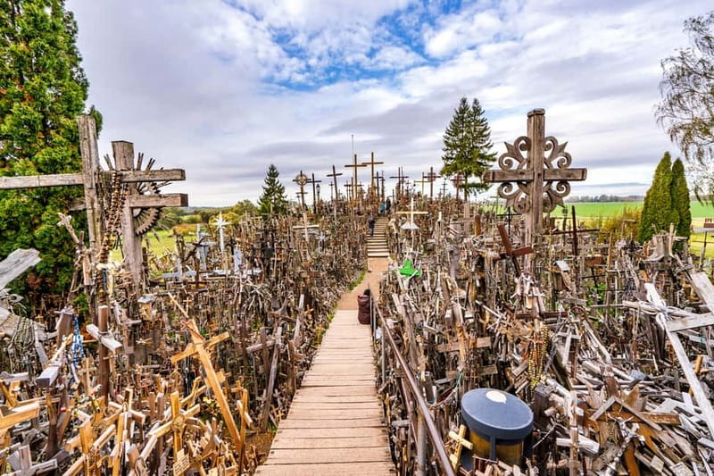 From Riga: Hill of Crosses, Bauska & Rundale Full-Day Tour - Bauska Castle: medieval rooms plus a guided walkthrough
