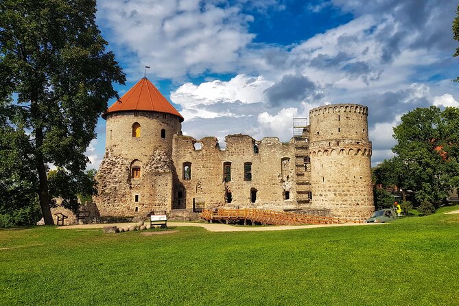 Full Day Gauja National Park Ultimate Hiking & Sightseeing Trip - Lunch, Snacks, Drinks, and a Wine Tasting Window