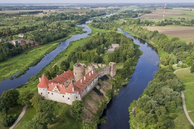 Full-Day Private Trip to Palace and Medieval Castle from Riga - Timing the Day: What a 10:00 am Start Usually Feels Like