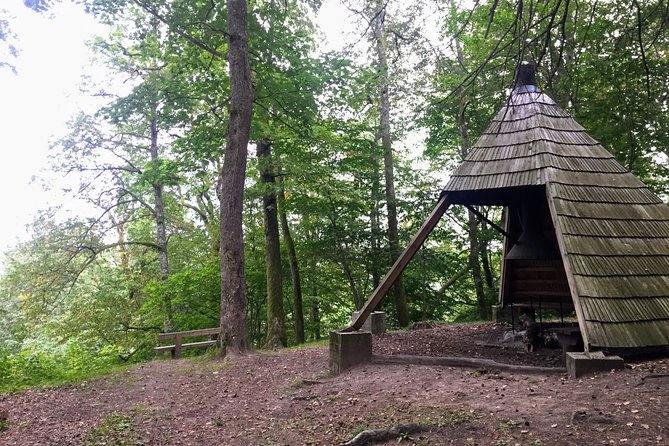 Hiking in Gauja National Park - Stop 3, Gutmanis Cave: when the trail turns into a story