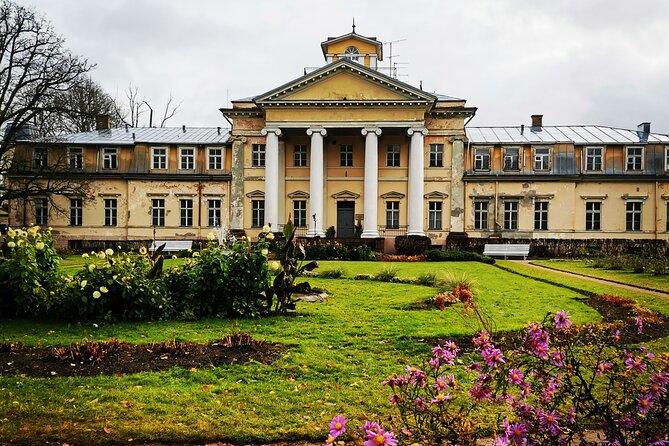 Latvia's Switzerland and Gauja National Park Tour - Turaida Castle: A Restored 13th-Century Viewpoint with Real Presence