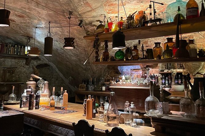 Medieval Experience: Guided Sightseeing and Food Tasting - The Old Town walk: pacing, stories, and what you’ll see
