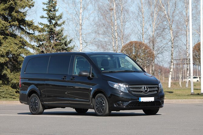 Mini Baltic Tour: Riga - Bauska - Rundale - Hill of Crossess - Riga - Private transport: why the vehicle experience matters