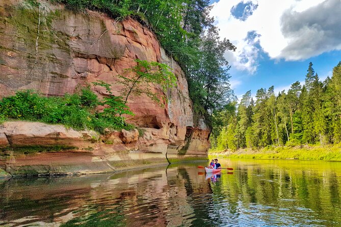 One-Day Kayaking Trip in Gauja River Valley - Kayaks, paddles, and how to choose the right setup