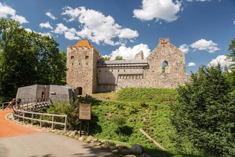 Private Day Trip to Cesis, Sigulda and Turaida Castles - Lunch in the Gauja region: how to keep it local and low-stress