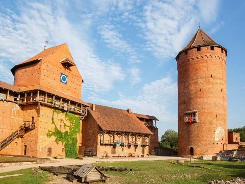 Private Day Trip to Cesis, Sigulda and Turaida Castles - Cesis Castle and the old town walk: 800 years in one stop