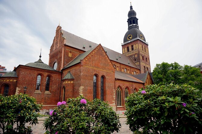 Private Riga Old Town Walking Tour - Meeting Point by the Latvian National Opera: easy to find, easy to start
