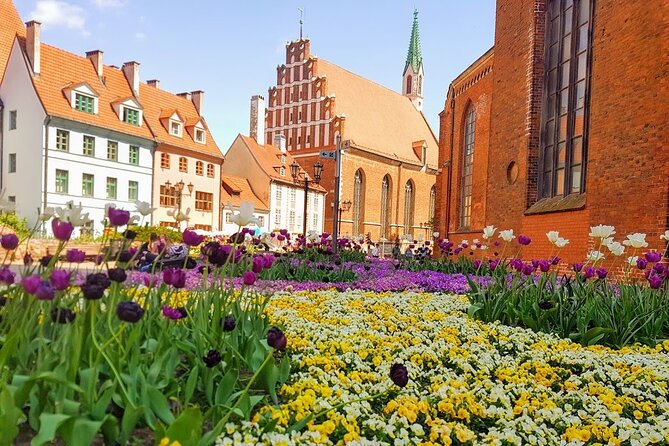 Private Riga Old Town Walking Tour - Time on your feet: 1 hour 45 minutes that still leaves you breathing room