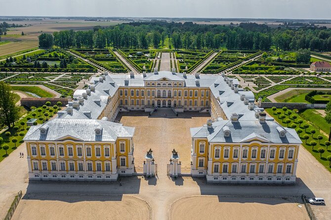 Private Riga Vilnius Transfer and Tour - Price and value: when $544.77 per group makes sense