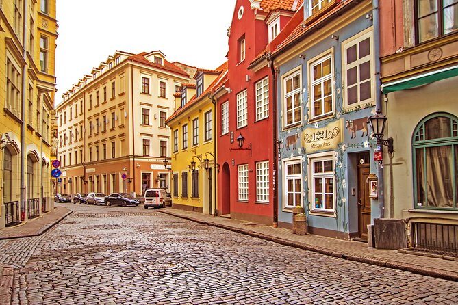 Private Tour of Riga - St. Peter’s Church and Riga’s cathedral area: big names, clear reasons to care