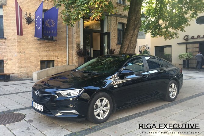 Private Transfer from Hotel to Riga Airport with English speaking driver - The 30-Minute Ride: Efficient Route, Airport Drop, and Realistic Timing