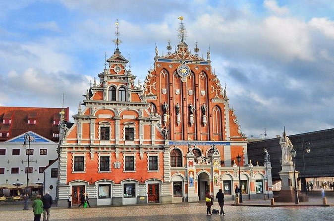 Private Transfer From Riga Airport To Riga City Center - Who This Private Transfer Is Best For