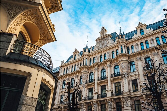Riga Art Nouveau Secrets: Self-Guided Puzzle Walk - First chapter at Audēju iela 5: getting your clue and setting your pace