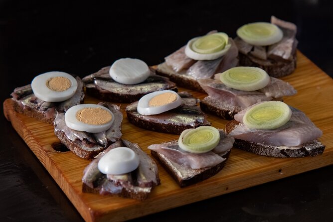 Riga Central Market Traditional Food tasting experience - Practical Tips for Comfort, Weather, and Vegetarian Planning