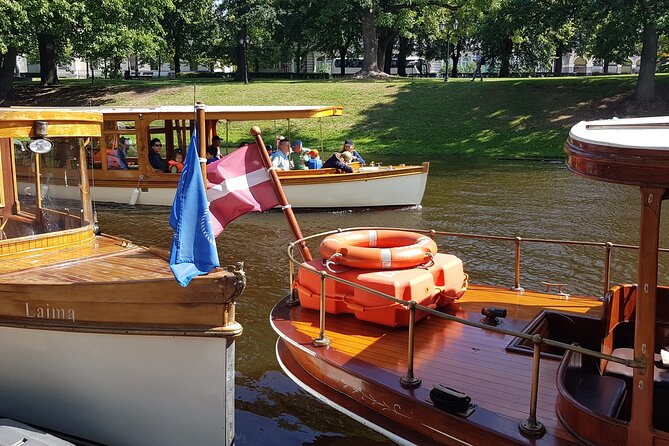 Riga City Canal & Daugava River Premium Boat Tour with Audioguide - Riga Castle from the river and Kipsala’s Žanis Lipke Memorial
