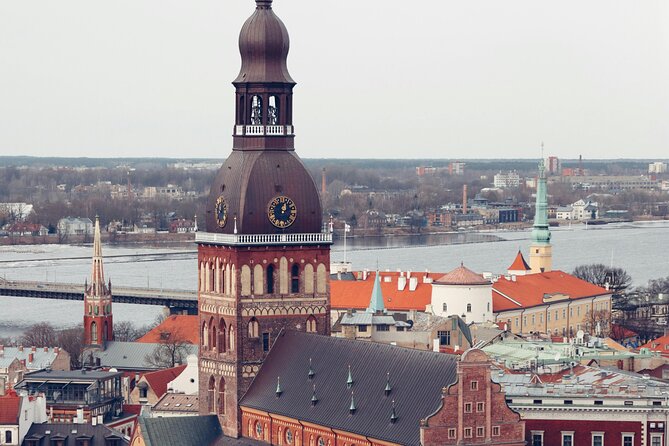 Riga City Tour and Panoramic Ride on the Riga Eye - A Short, Smart Way to See Riga Old Town and Get Skyline Views