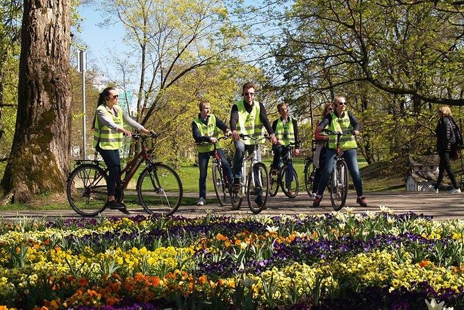 Riga Highlights Bike Tour - Alberta Iela and Vērmane Garden: Art Nouveau UNESCO Plus a Private Park Story