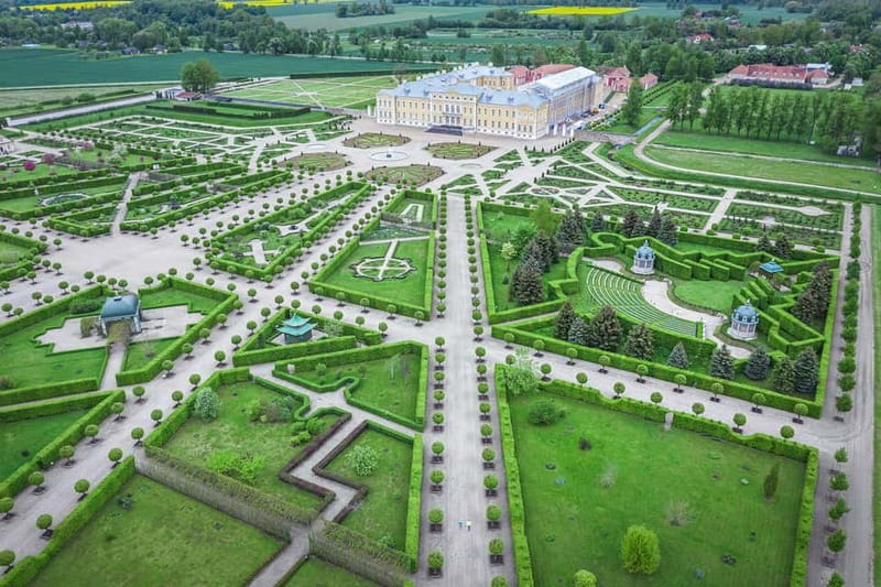 Riga: Hill of Crosses, Guided Rundale Palace & Bauska Castle - Lunch at Rundale Palace: planned time, but you choose what to eat