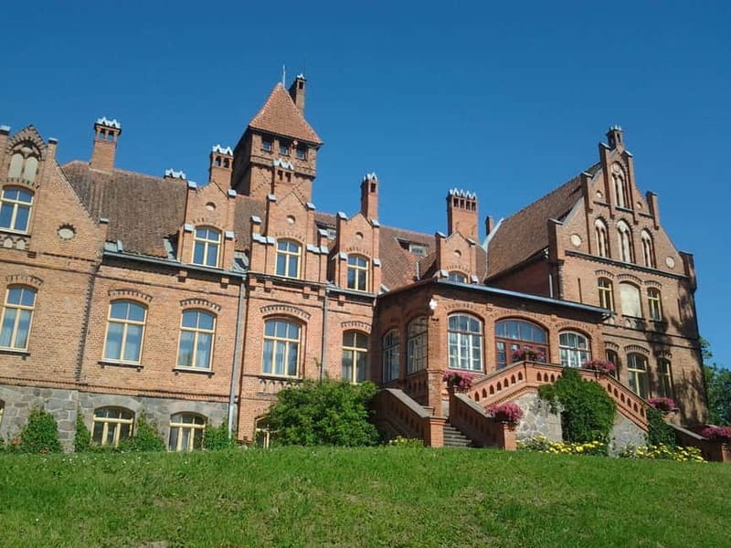 Riga: Nearby Manors and Castles Tour - Tukums Old Town, Rose Gardens, and the Katrina Sculpture