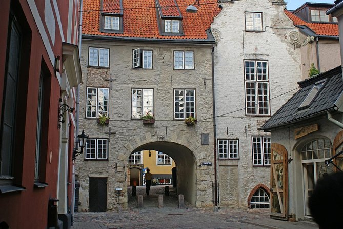 Riga Old Town Walking Tour in a Small Group - Local guide recommendations that go beyond sightseeing
