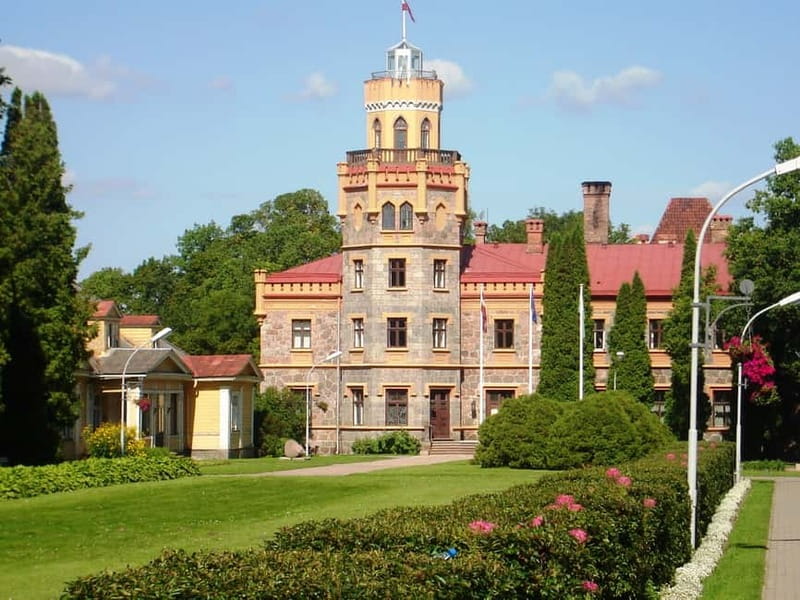 Riga: Private Sigulda, Turaida, and Gauja National Park Tour - Gauja National Park Walk: Forest Smell, Quiet River Valley, and Real Time Outside