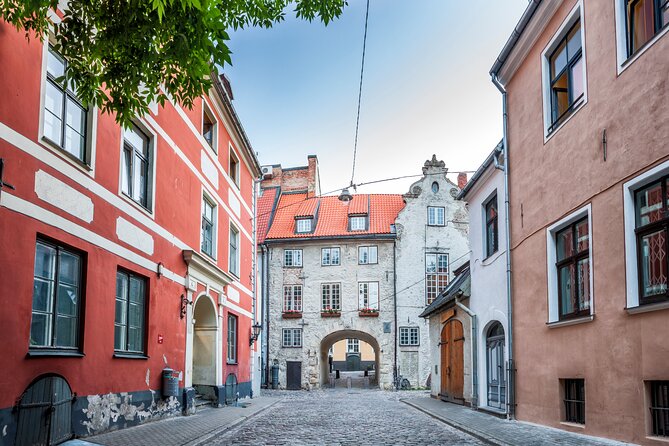 Riga’s Old Town: An Audio Tour by a Professional Latvian Guide - How Riga’s Old Town audio tour actually works (and why it feels easy)