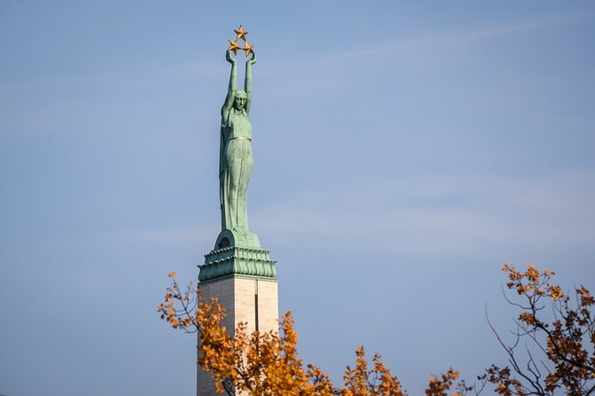 Riga’s Old Town: An Audio Tour by a Professional Latvian Guide - Brotherhood of Blackheads and the party house: how social power showed up in buildings