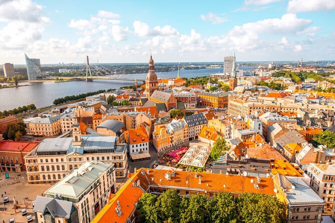 Riga Scavenger Hunt and Highlights Self Guided Audio Tour - Puzzles, pace, and families: making it work for different group types