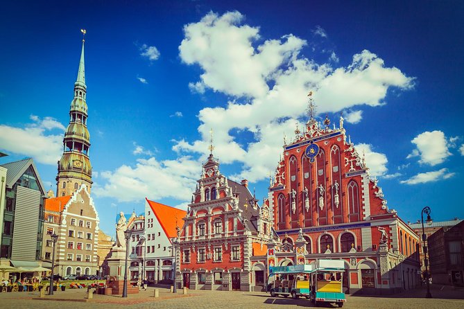 Riga-Tallinn Sightseeing Tour Bus - A small-group road-trip from Riga to Tallinn