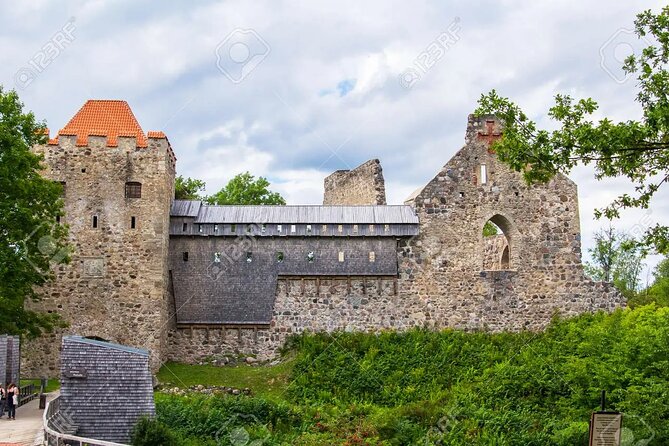 Riga to Sigulda & Cesis: Explore Latvia’s Medieval Castles - Cēsis Medieval Castle: Best-Preserved Feel With Livonian Order Grandmasters