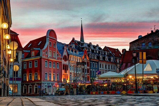 Riga walking guided Sightseeing tour - Pickup and getting oriented without stress