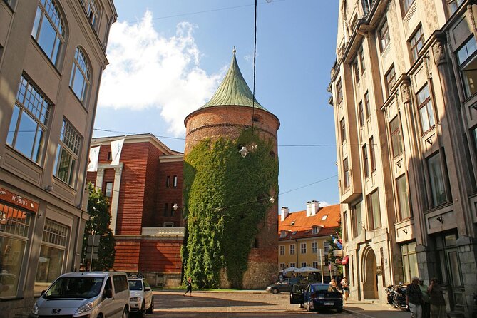 Walking Tour: Discover Riga’s Old Town and Its Art Nouveau Gems - Riga Cathedral: From 1211 to Cultural Life in the 1900s